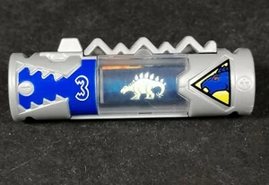 Cargador Bandai Saban's Power Rangers Dino Charge Stegosaurus #3 azul - Imagen 1 de 9