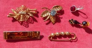 lot de 6 bijoux Divers : Broches  - Boucles d'Oreille  ! - Imagen 1 de 3