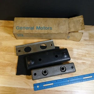 1946-1955 Chevrolet 1st Series Engine Mounting Unit GM # 2224010 NOS OEM - Picture 1 of 6