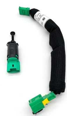 Genuine Citroen C2 C3 C4 & Peugeot 207 307 Brake Light Switch with Cable 453466 - Image 1 of 4