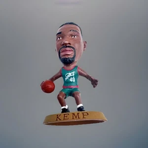 1996  Sonics NBA Figurine Shawn Kemp Collectors Number NBA033 In Good Condition - Picture 1 of 12