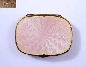 Tabatière à pilules européenne argent sterling doré émail rose guilloché 925 années 1900 - Photo 1 sur 9