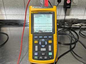 Fluke 123 20 MHz Oszilloskop Scopemeter - Bild 1 von 13