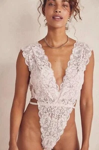 Body Free People We are HAH Cut To The Chase in pizzo rosa nuovo con etichetta taglia XL - Foto 1 di 5