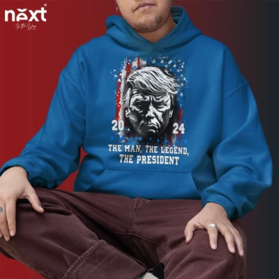 Camisa Trump 2024 El hombre, la leyenda, el presidente Trump Mugshot Trump sobrevivió Foto 1 de 4