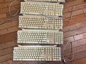 2002 Clear Apple Pro Keyboard Wired USB M7803 Fast Ship - Picture 1 of 5