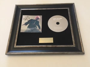PERSONALLY SIGNED/AUTOGRAPHED LILY ALLEN - NO SHAME FRAMED CD PRESENTATION - Picture 1 of 4
