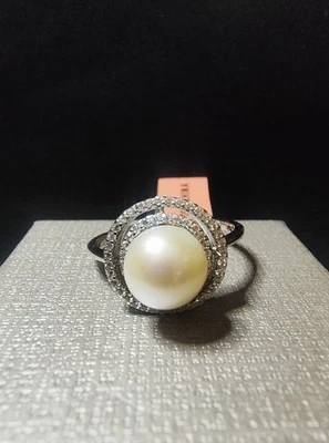 925 Sterling Silver Ring with White Pearl Ring Size 10 - Image 1 of 3