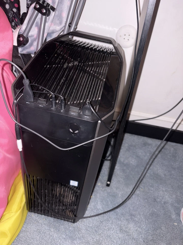 Pc Gamer Aliens - Image 1 of 4