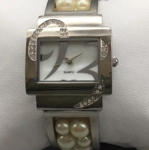 Avon Watch Women 30mm Silver Tone Faux Pearl Bangle with BOX New Battery 6.5" - Picture 1 of 15