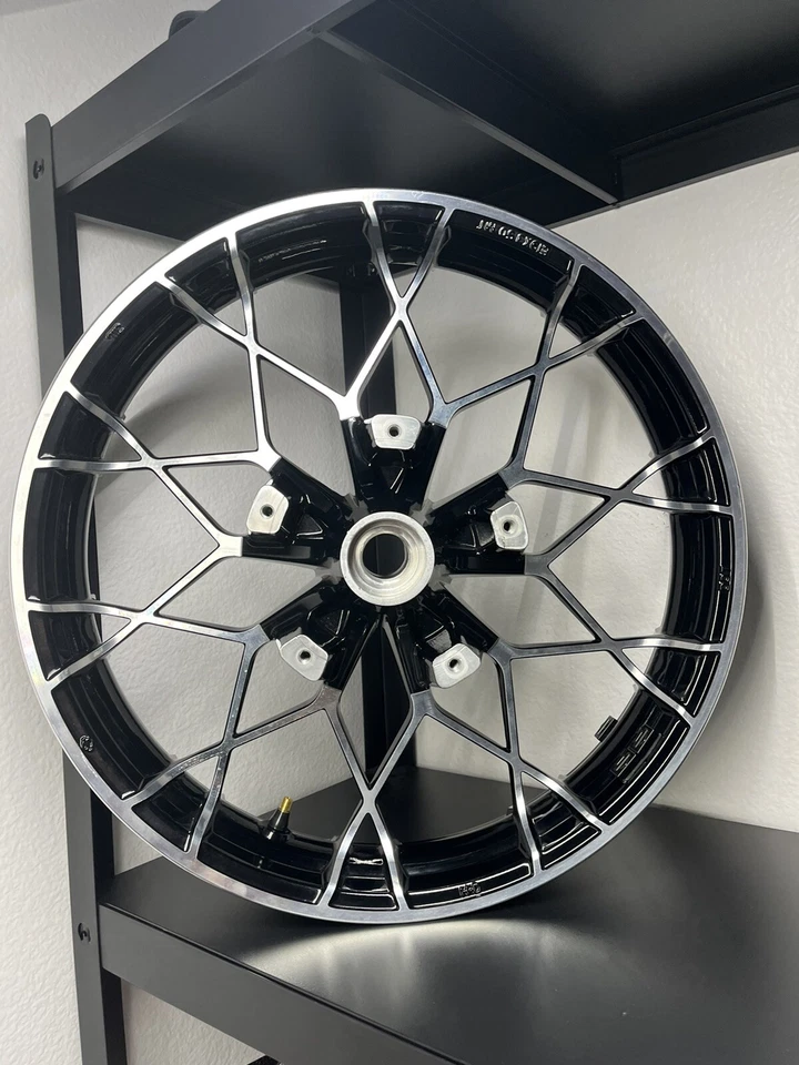 Llanta delantera Harley Prodigy despegue 2022 Road Glide OEM TOURING Foto 1 de 4