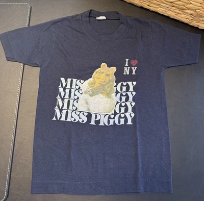 Camiseta Vintage Años 80 Campeona Miss Piggy I ❤️ NY Juvenil M 10-12 Azul Marino Puntada Única Foto 1 de 4