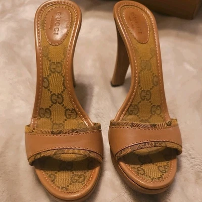 Zapatos de salón Gucci mujer beige algodón 3971630 Foto 1 de 4