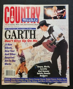 Country Music Weekly Magazine, July 4, 1995, Garth Brooks, Tracy Lawrence - Picture 1 of 8