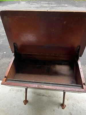 Antiguo escritorio escolar para estudiantes ASC 2 de metal y madera, hecho en Buffalo, Nueva York Foto 1 de 4