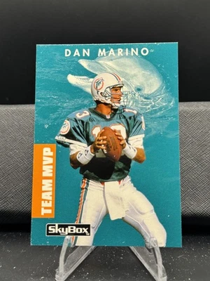 1992 SkyBox Prime Time #332 Dan Marino - Image 1 of 2