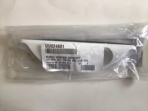 Truth Hardware White Sliding Glass Door Handle Assembly with Lock - Picture 1 of 6