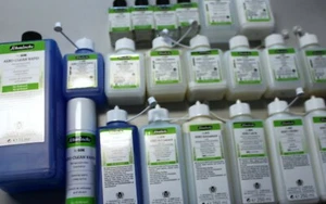 Schmincke Hilfsmittel:verschiedene Reiniger,Klarlack,Medien (100ml ab6,40€) - Bild 1 von 24