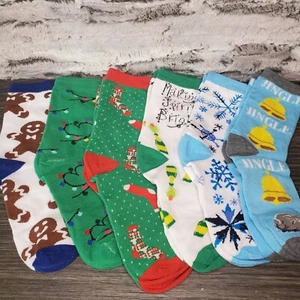Assorted 5 Pair Women's Christmas Themed Crew Socks Lightweight - Shoe Size 4-9 - Picture 1 of 8