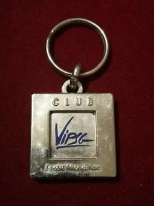 JETON DE CADDIE METAL ♦ Football CLUB VIPSG ♦ PSG/GUINGAMP 26 Juil 95 Porte-clés - Imagen 1 de 2