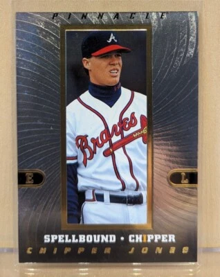 Nuevo Pinnacle Spellbound #3CJ 1997 Chipper Jones Salón de la fama placa de identificación de lámina rara "I" Foto 1 de 2