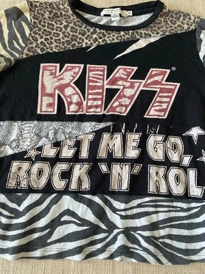 Alice + Olivia x KISS Black Graphic Cotton Tee Shirt Size S / P - Image 1 of 4