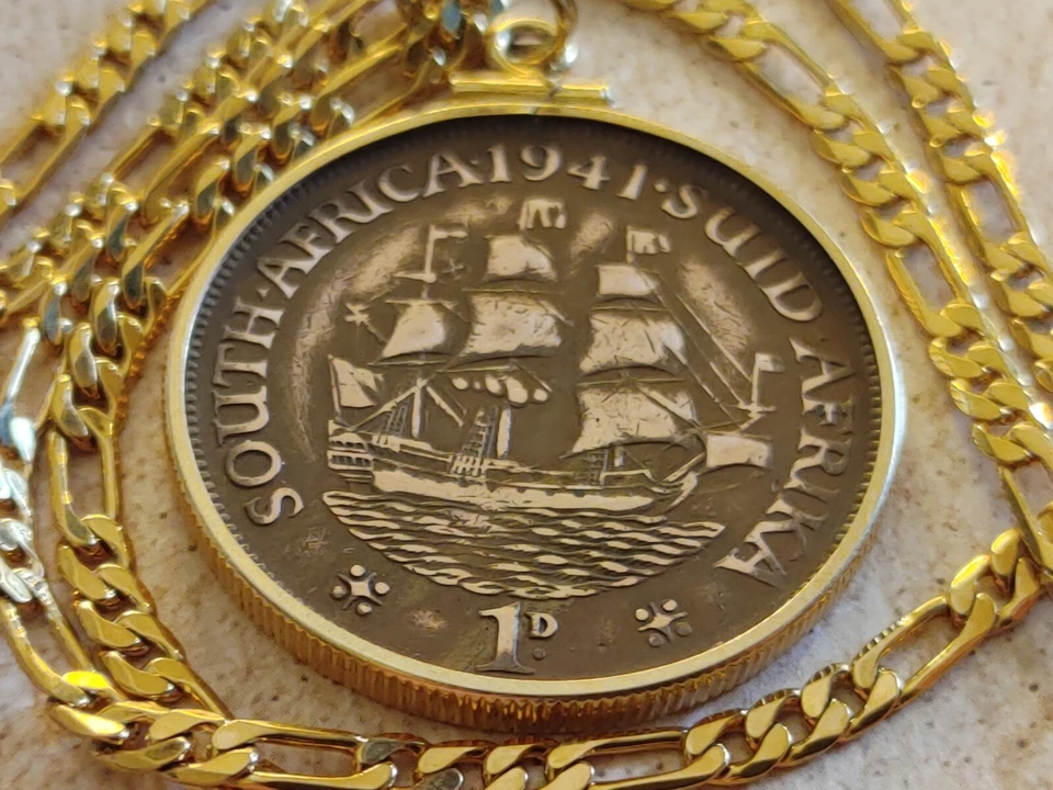 1941 South Africa Dromedaris Sailing Ship  Penny Pendant & 24" Gold filled chain - Image 1 of 4