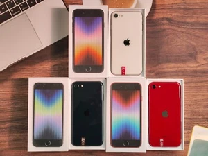 Apple iPhone SE (3.ª generación) SE 2022 DESBLOQUEADO de fábrica Apple A15 Bionic 4,7"" - Imagen 1 de 14