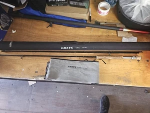 GREYS GRXi 9'6" #6/7 THREE PIECE FLY FISHING ROD WITH BAG & CASE EXCELLENT - Picture 1 of 6