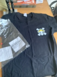 Zwei Einteiler T Shirts Beide Xl Ein Weiß Ein Schwarz  - Bild 1 von 8