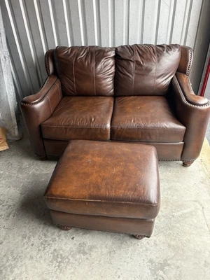 Juego de sofá y silla Odoman de cuero marrón Sauvage Foto 1 de 4