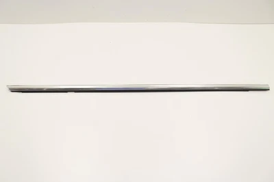 Cadillac XT4 2019-2025 puerta delantera derecha ventana cinturón moldura OEM Foto 1 de 4