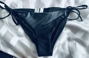 Calvin Klein Black Bikini Bottoms Size XS - Picture 1 of 4