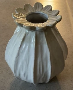ANTHROPOLOGIE :: POPPY POD 8” VASE Floral Ivory Wash Textured Ribbed CHINA - Picture 1 of 18