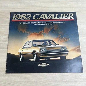 Chevrolet Cavalier 1982 24 Seiten Original Auto Verkaufsprospekt Katalog - Bild 1 von 5