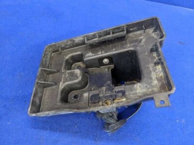 Ford Mustang GT 2011-2014 5,0 L batería trampa correa tornillo perno plástico caliente abajo  Foto 1 de 4