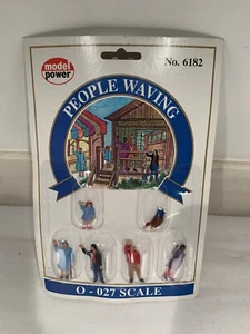 MODEL POWER PEOPLE WAVING 6182! O GAUGE O SCALE FIGURES TRAIN LAYOUT PASSENGERS - Picture 1 of 3