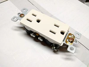 (10 piezas) NUEVOS receptáculos dúplex decoradores 15 amperios ALMENDRA 15A decoración conexión a tierra automática - Imagen 1 de 3