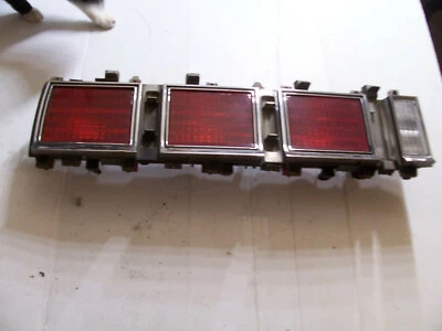 1985 1981 CHEVROLET CAPRICE LEFT TAILLIGHT BRAKE REVERSE TURN LIGHT USED OEM - Image 1 of 4