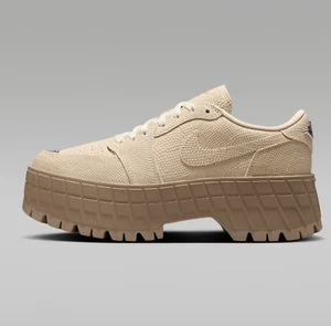 Nike Women's Air Jordan 1 Brooklyn Low Shoes Beige - Picture 1 of 9