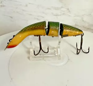 Vintage Heddon Game Fisher Double Jointed Wood Fishing Lure 5" Green Scale - Picture 1 of 9
