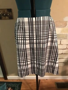 EUC Size 18 APT.9 Skirt. Black/Gray/White Line Check 2 Walking Slits Lined SideZ - Picture 1 of 9