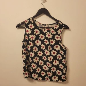Vintage Womens Blouse Tunic Vest Top Size 10 Black White Red 60s Boho Floral - Picture 1 of 6