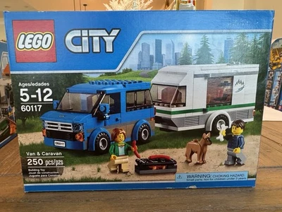 3 CONJUNTOS LEGO CITY - Avión de carga de aeropuerto/Camión de basura/Furgoneta y caravana Foto 1 de 4