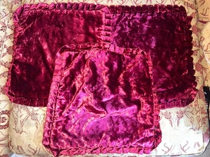 3x Vintage Crushed Velvet Deep Magenta Red Ruffled Edge Cushion Covers - Picture 1 of 6