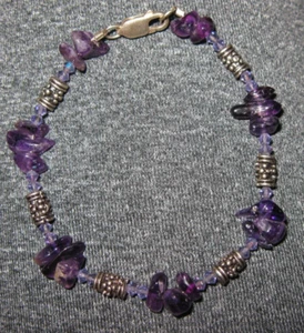 Estate Jewelry ~ MEC 826 Silver PURPLE Polished Stone & Glass Bead Bracelet 7" L - Picture 1 of 5