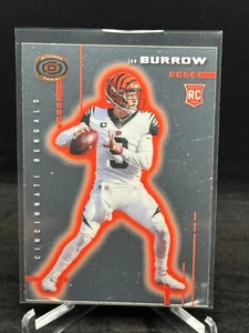 2020 Panini Chronicles - Dynagon Rookies #D-1 Joe Burrow (RC) - Foto 1 di 2