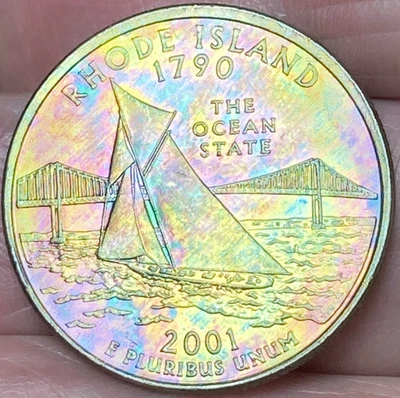 2001 D Rhode Island State Quarter Lustrous Gold/Rainbow Toned Coin #41 - Image 1 of 4