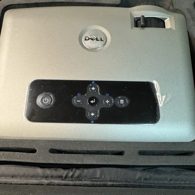 Office/Home Theater Projector  Dell 2400MP DLP  3000 Lumens - Image 1 of 4