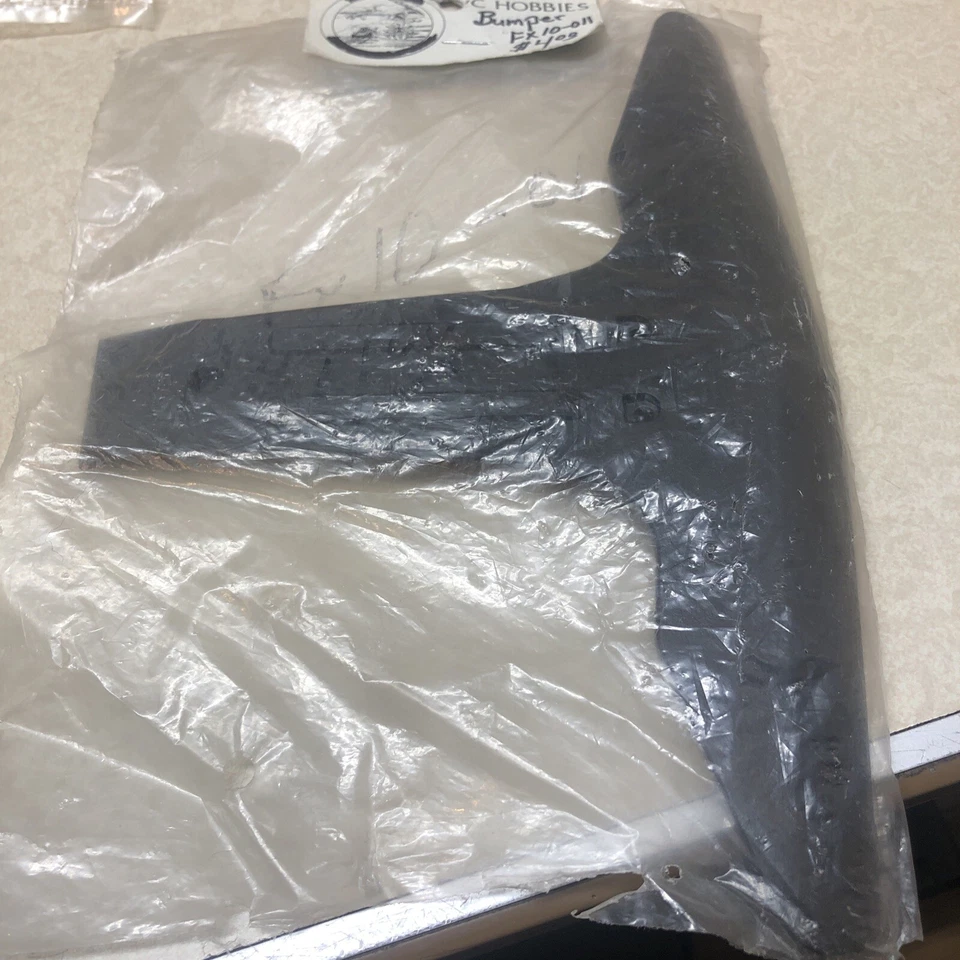 Vintage Futaba FX10 Preto Para-choque Frontal RC 2WD Buggy Part FX10-011 - Imagem 1 de 2